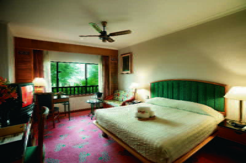 Resorts World Kijal Exterior photo A room at the Taj Bengal