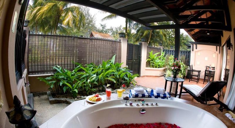Resorts World Kijal Exterior photo A spa at a hotel